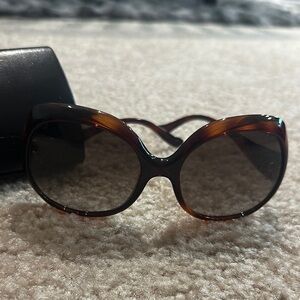 Vintage Fendi Elegant Brown Sunglasses